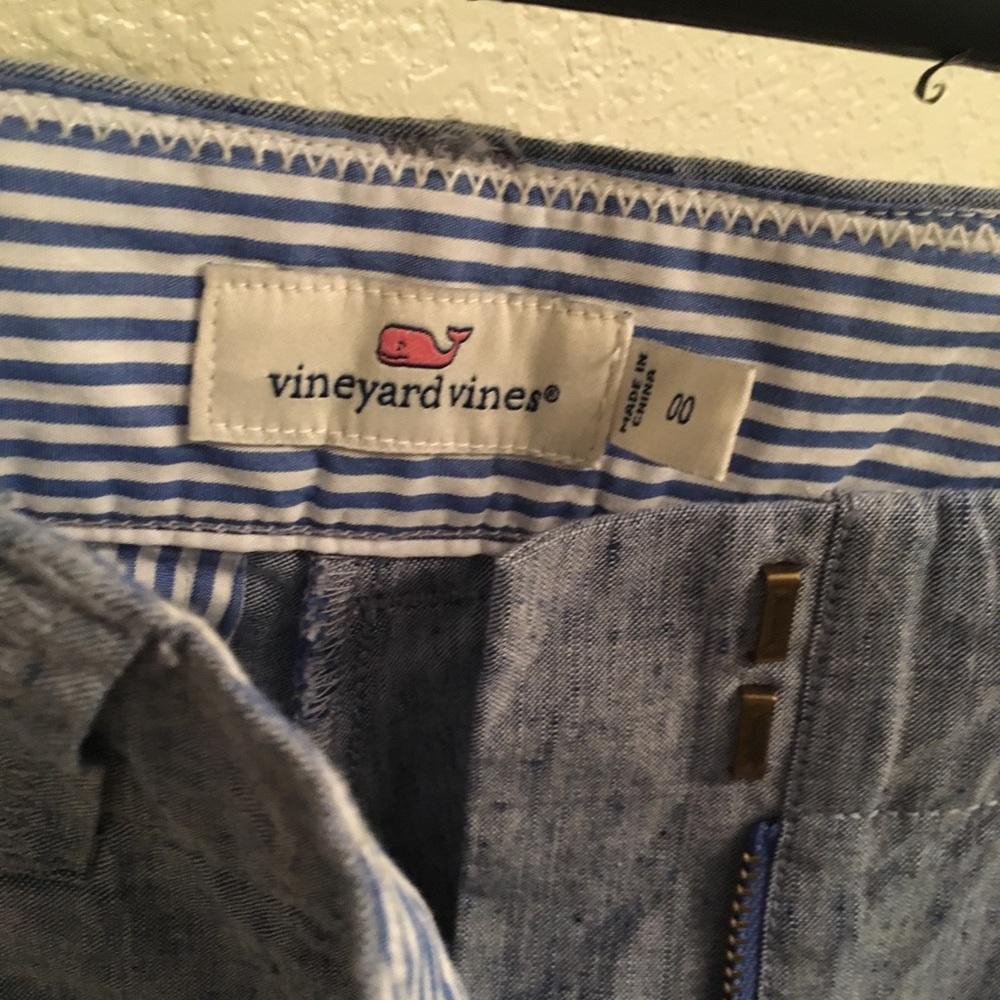 VINEYARD VINE pants!